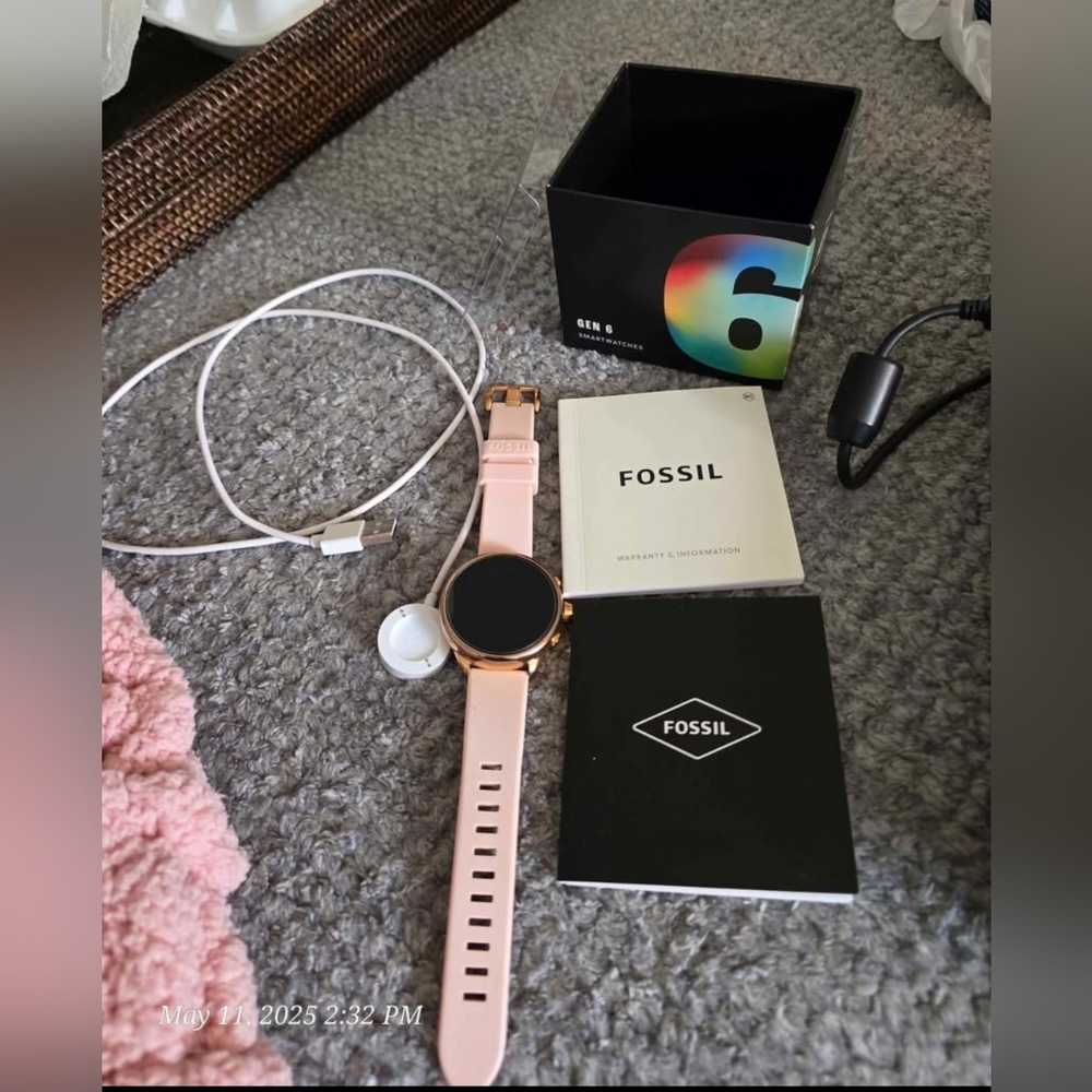 Gen 6 Fossil Smartwatch, Great Used Condition, Rose Gold